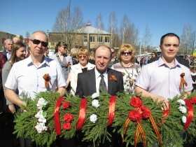 Сотрудники администрации района на митинге